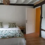 Bed & Breakfast La Resiniere De Pirique 3*