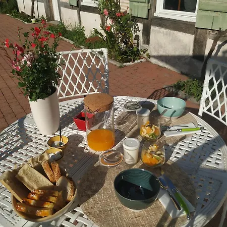 La Resiniere De Pirique ベッド・アンド・ブレックファスト パランティ・アン・ボルヌ