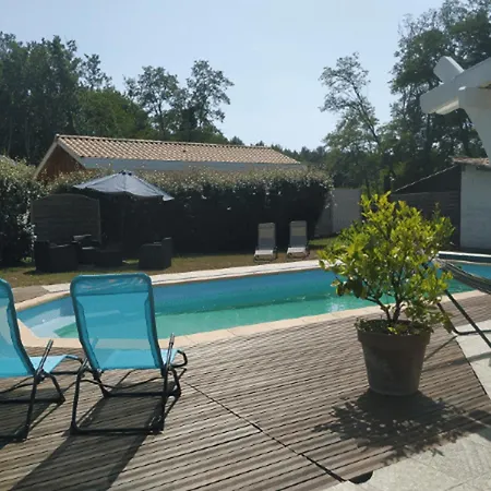 La Resiniere De Pirique فندق مبيت وإفطار 3*